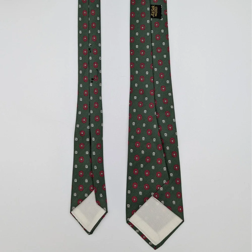 VTG Superba Silk Skinny Tie Green Red Geometric Medallion Retro Mod 55.5x2.5